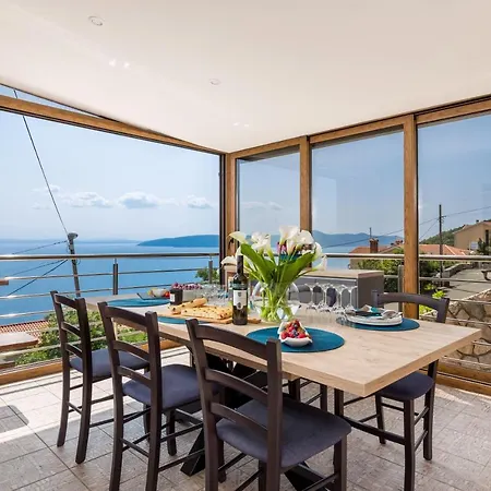 Uhac * Mošćenička Draga