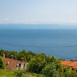 Uhac Διαμέρισμα *